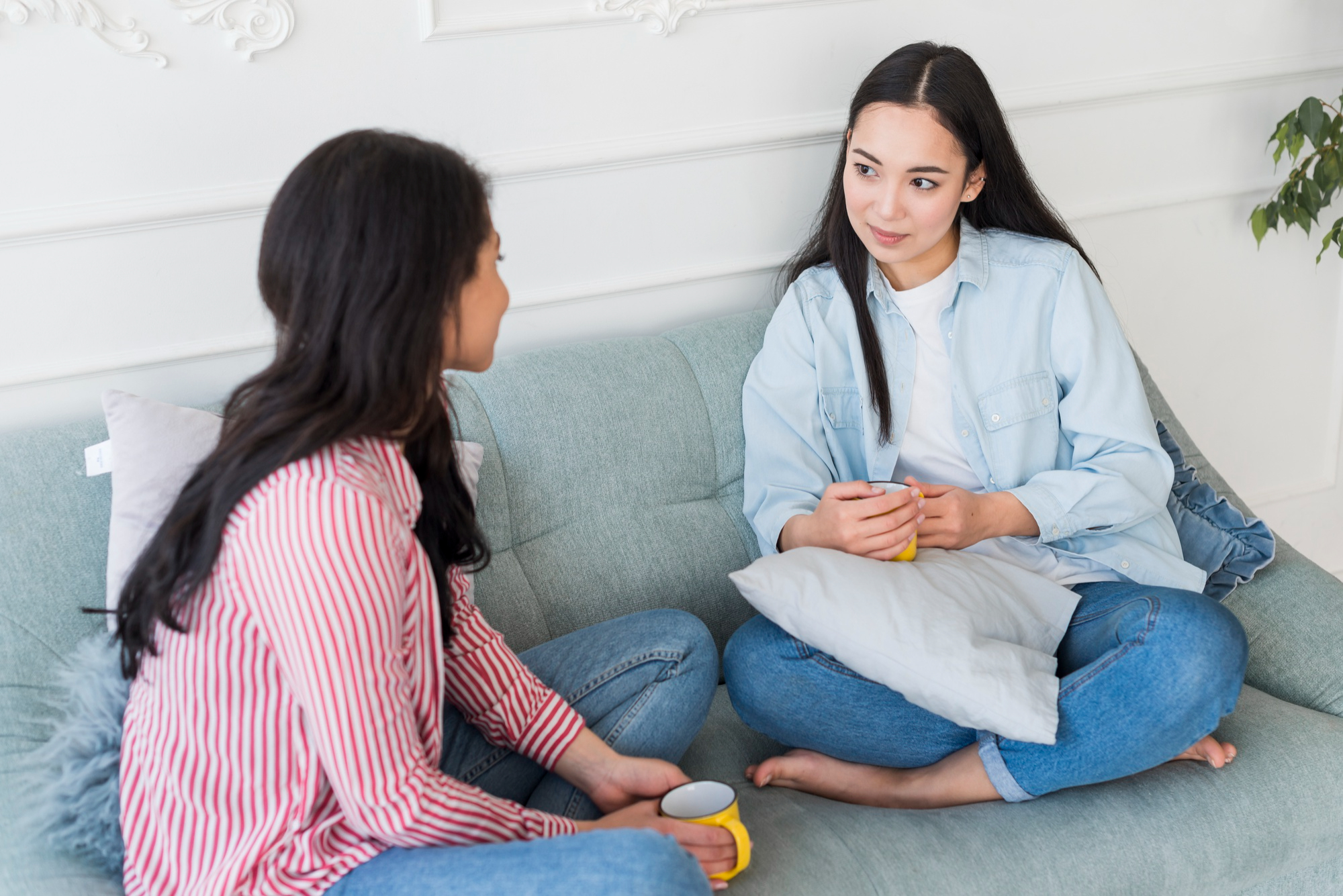 Read more about the article How to Check In on a Friend: Navigating Mental Health Conversations